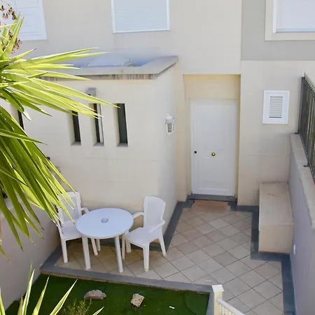 Apartment Residencial Las Lomas 1 *