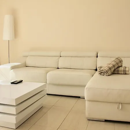 Apartment Residencial Las Lomas 1 *