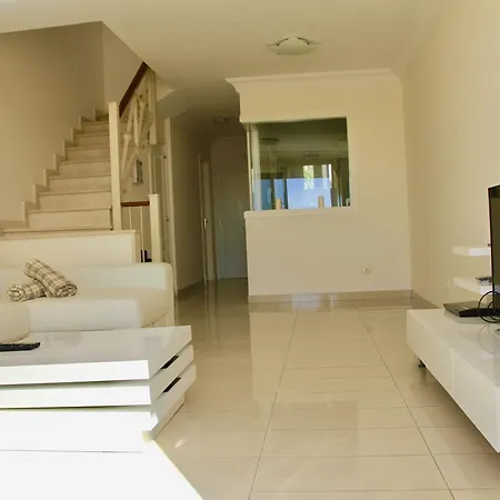 Apartment Residencial Las Lomas 1 *