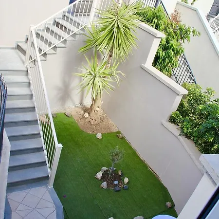 Apartamento Residencial Las Lomas 1 *