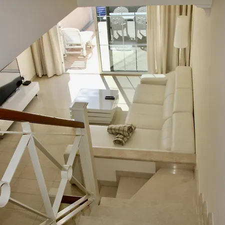 Apartamento Residencial Las Lomas 1 *